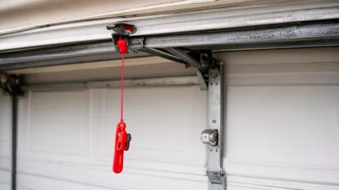 Jak otworzyć bramę garażową bez pilota