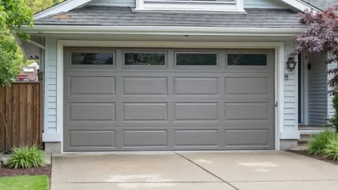 Oklejanie bram garażowych